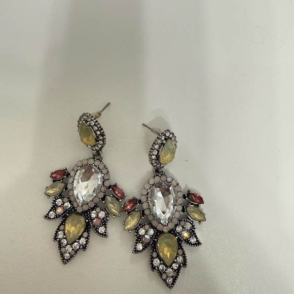 Jewelry - Elegant Crystal Drop Earrings